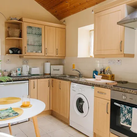 Kitts Cottage Redruth, King Size Bed, Woodburner Exterior photo