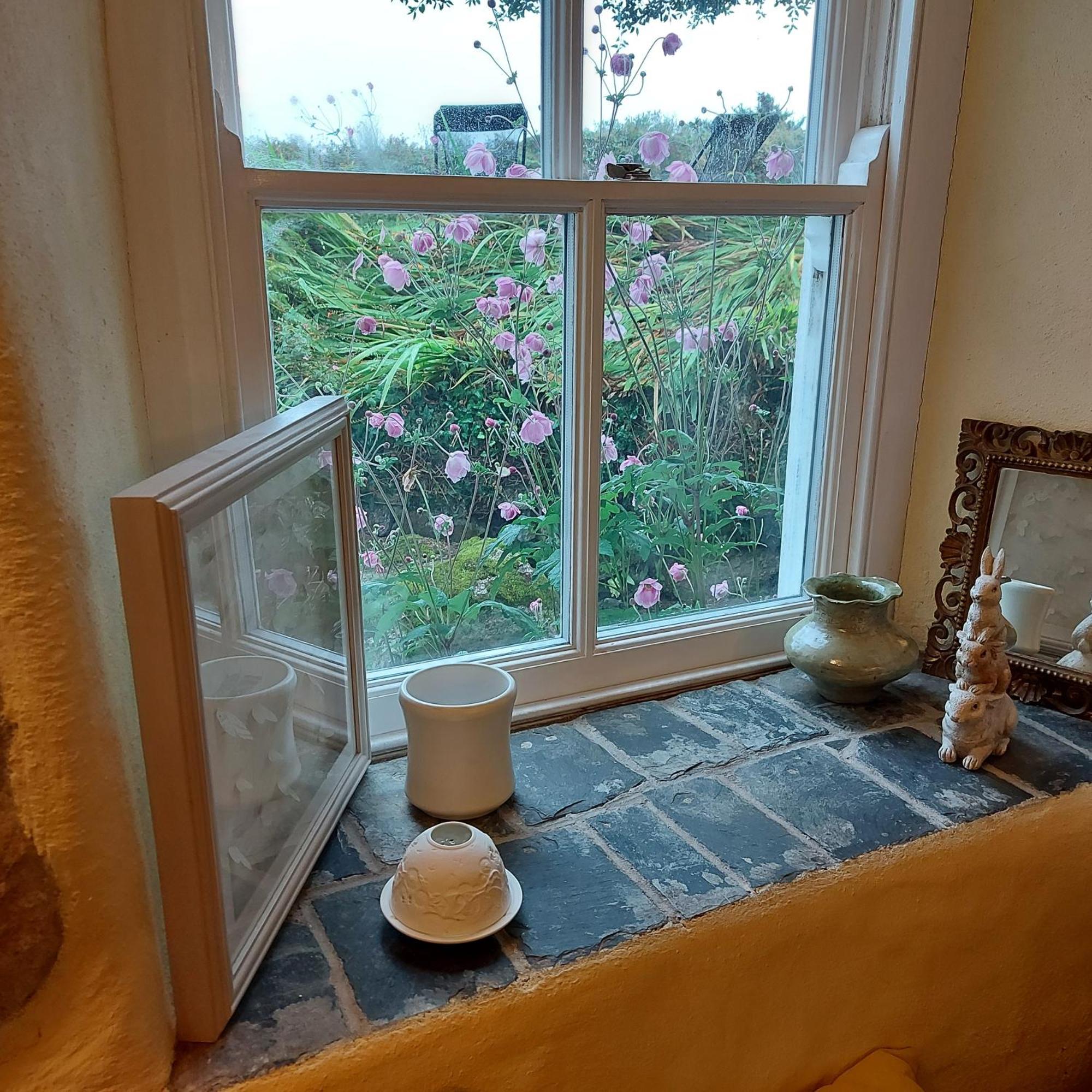 Kitts Redruth, King Size Bed, Woodburner Holiday home Redruth
