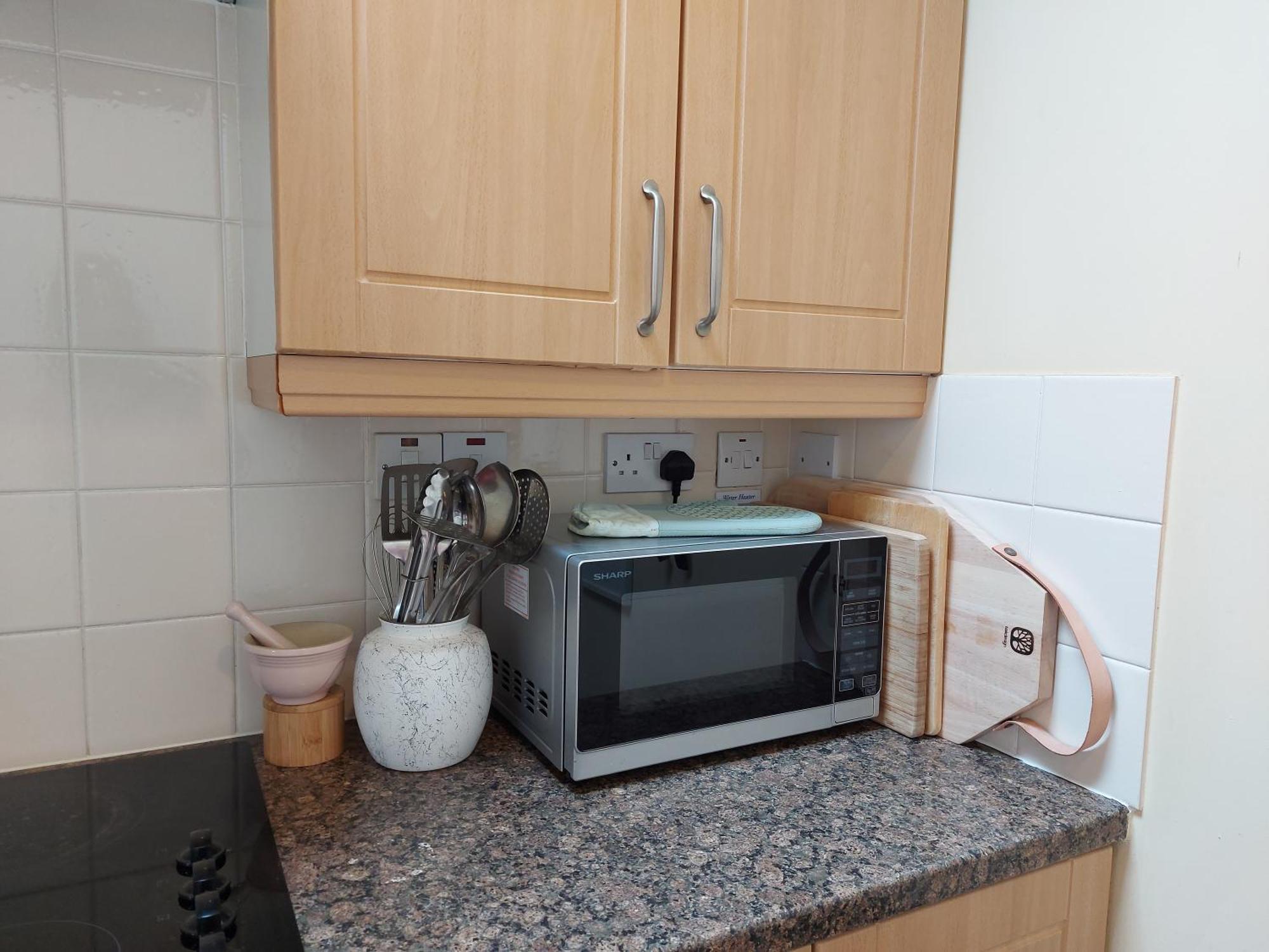 Kitts Redruth, King Size Bed, Woodburner Holiday home *